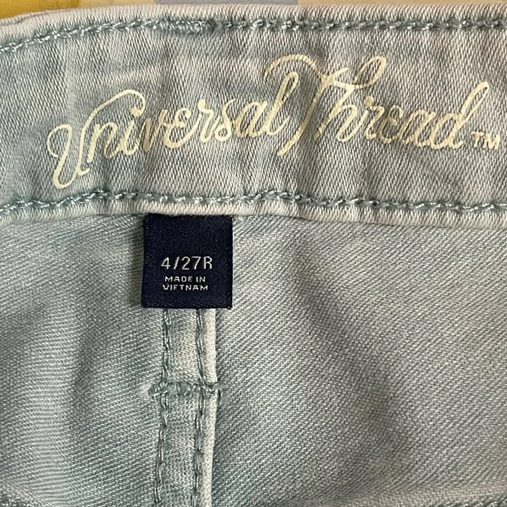 🔥 SALE UNIVERSAL THREAD White Washed High Rise Jeans | Size 4/27